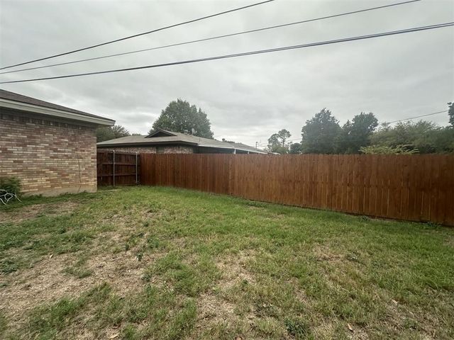 704 Clebud Drive, Euless, TX 76040