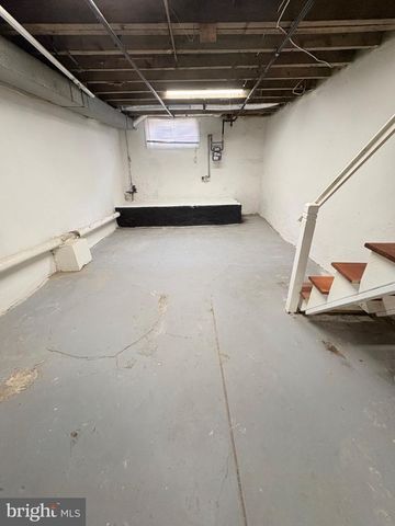 2524 S DARIEN ST, Philadelphia, PA 19148