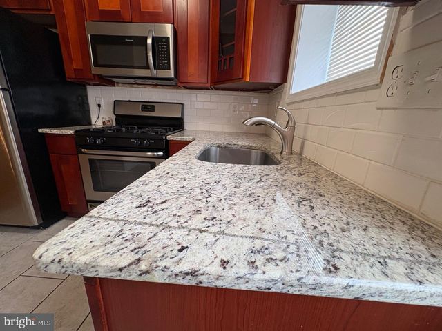 2524 S DARIEN ST, Philadelphia, PA 19148