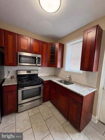2524 S DARIEN ST, Philadelphia, PA 19148