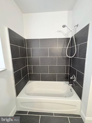 2524 S DARIEN ST, Philadelphia, PA 19148