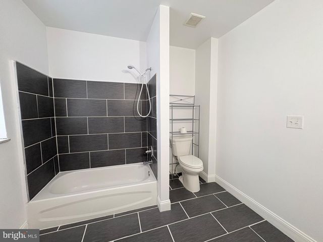 2524 S DARIEN ST, Philadelphia, PA 19148