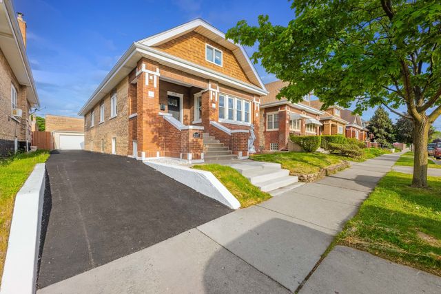 2107 East Avenue, Berwyn, IL 60402