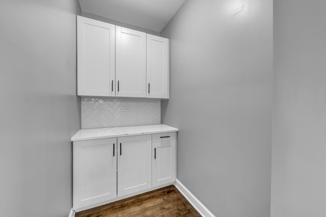 2107 East Avenue, Berwyn, IL 60402