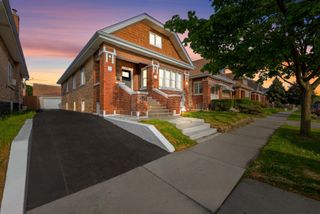 2107 East Avenue, Berwyn, IL 60402