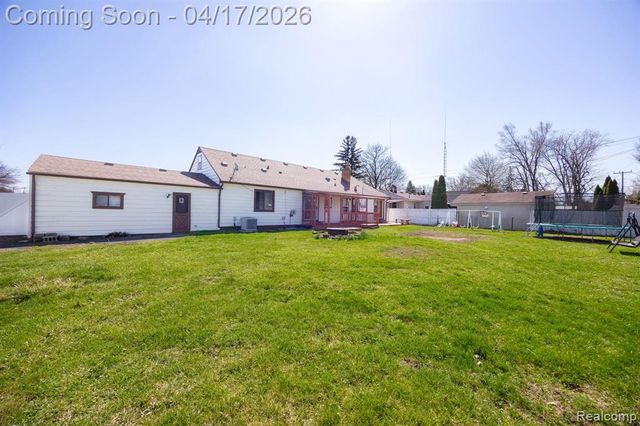 13750 Flanders Street, Southgate, MI 48195