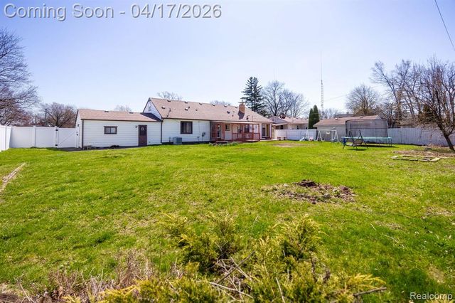 13750 Flanders Street, Southgate, MI 48195