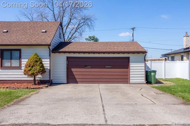 13750 Flanders Street, Southgate, MI 48195