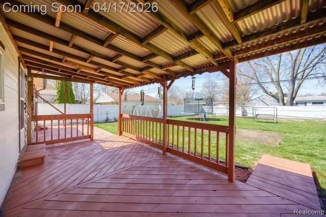 13750 Flanders Street, Southgate, MI 48195