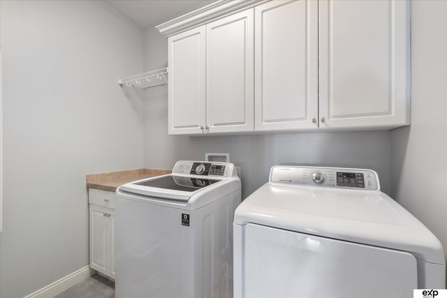 12228 Ida Plaza, Omaha, NE 68142
