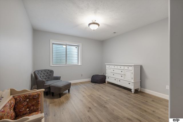 12228 Ida Plaza, Omaha, NE 68142