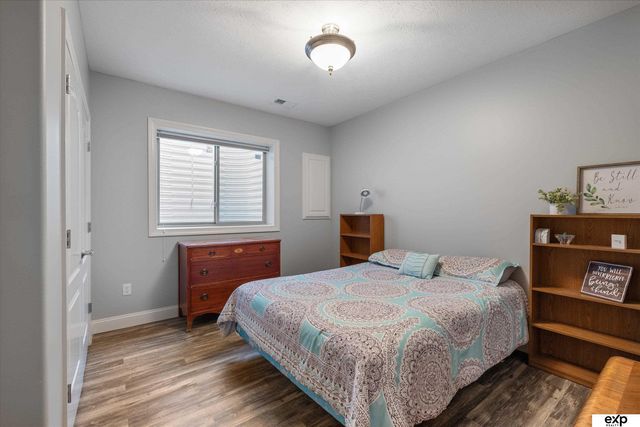 12228 Ida Plaza, Omaha, NE 68142