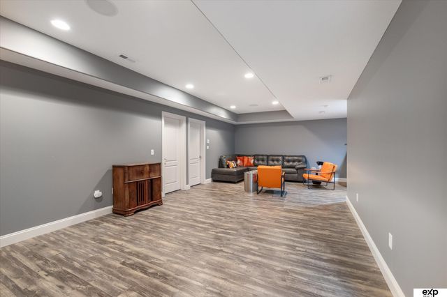 12228 Ida Plaza, Omaha, NE 68142