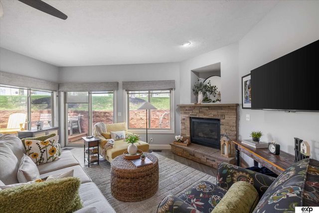 12228 Ida Plaza, Omaha, NE 68142