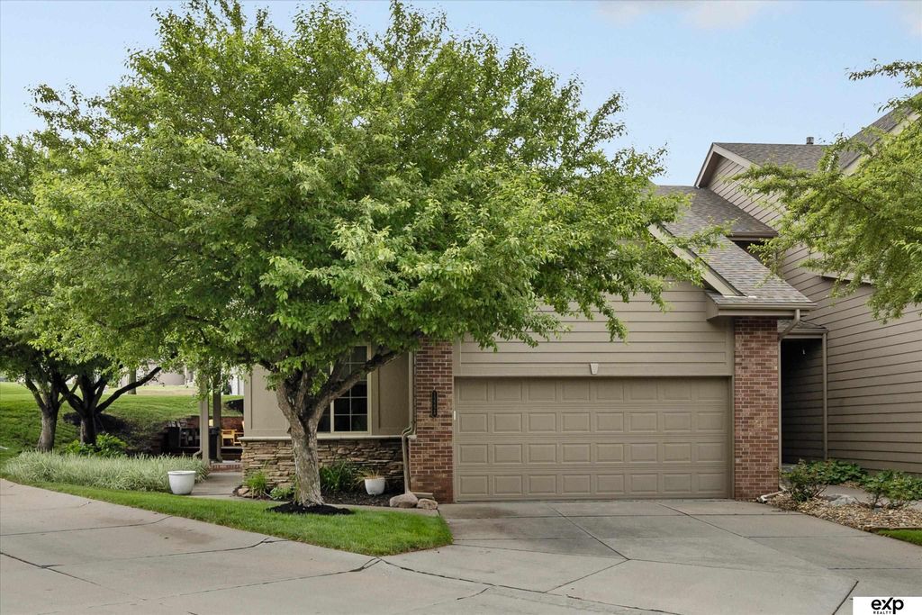 12228 Ida Plaza, Omaha, NE 68142