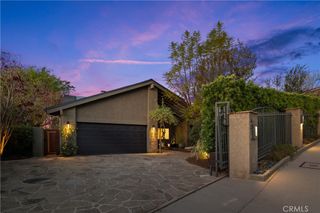 4556 Poe Avenue, Woodland Hills, CA 91364