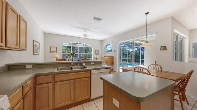 12228 WINDING WOODS WAY, Lakewood Ranch, FL 34202