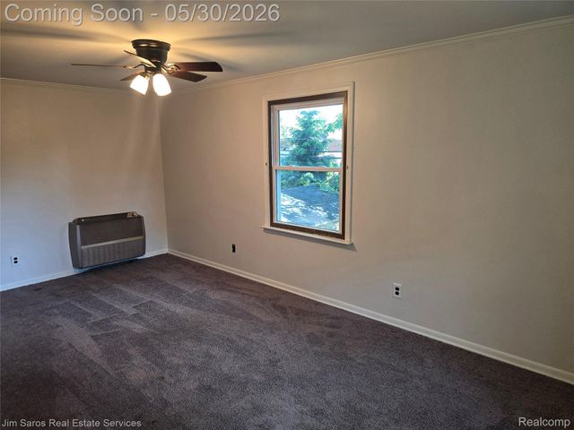 1762 Bournemouth Road, Grosse Pointe Woods, MI 48236