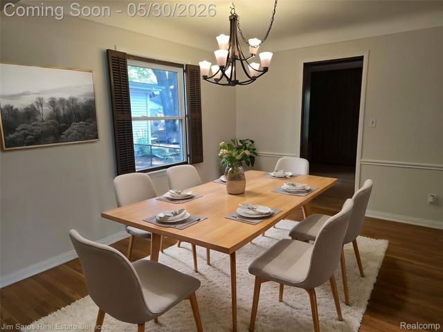 1762 Bournemouth Road, Grosse Pointe Woods, MI 48236