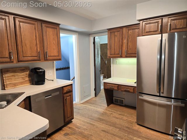 1762 Bournemouth Road, Grosse Pointe Woods, MI 48236