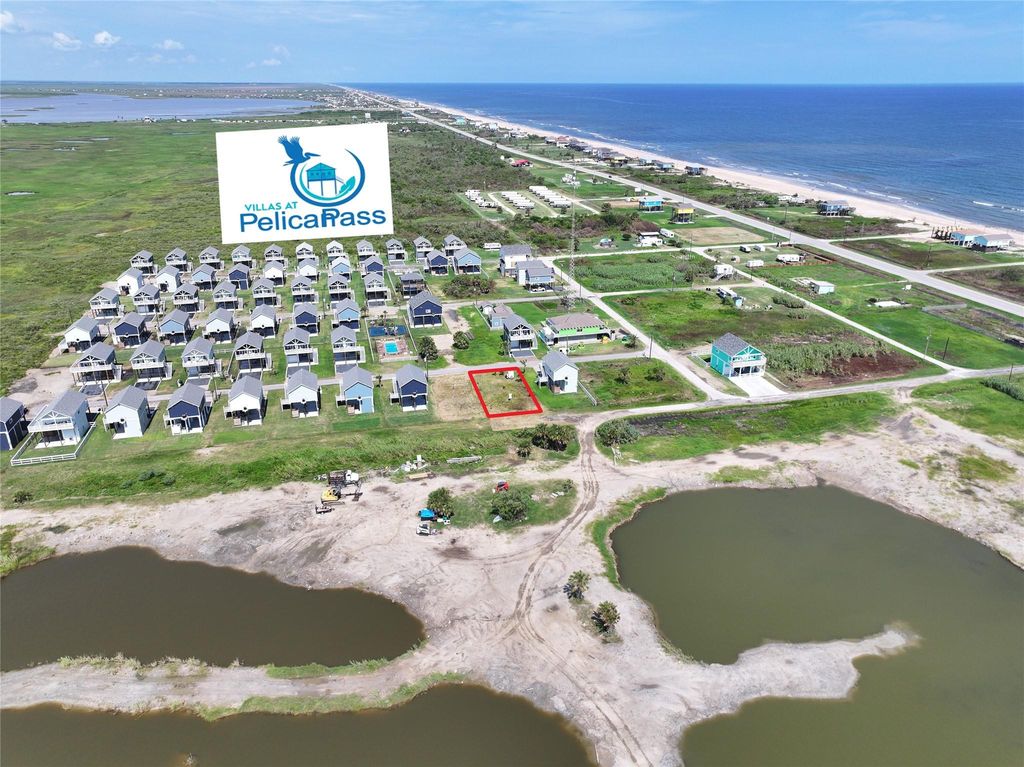 1056 Caplen Street, Gilchrist, TX 77617