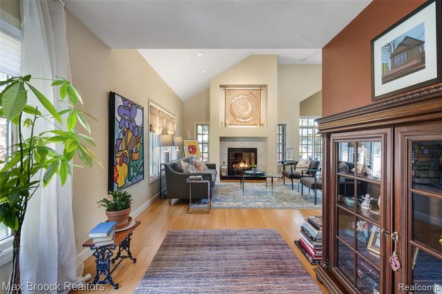762 W Oakridge Street, Ferndale, MI 48220