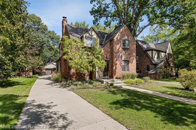 762 W Oakridge Street, Ferndale, MI 48220