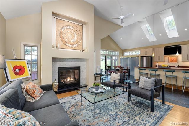 762 W Oakridge Street, Ferndale, MI 48220