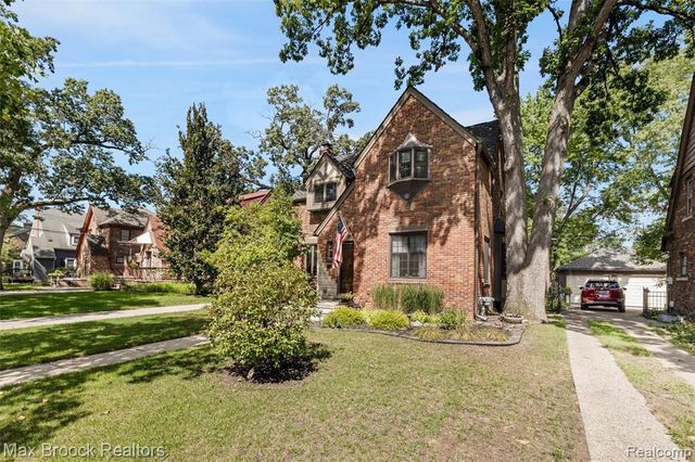 762 W Oakridge Street, Ferndale, MI 48220