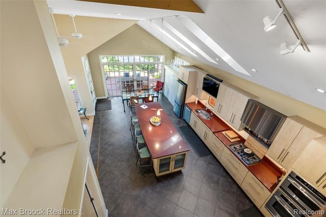 762 W Oakridge Street, Ferndale, MI 48220
