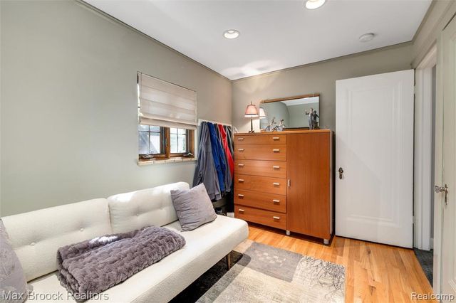 762 W Oakridge Street, Ferndale, MI 48220