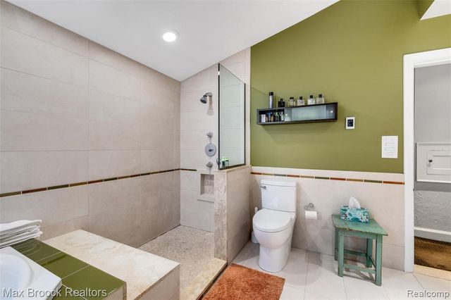 762 W Oakridge Street, Ferndale, MI 48220