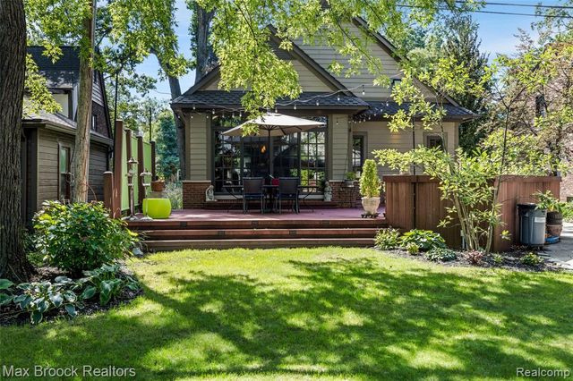 762 W Oakridge Street, Ferndale, MI 48220