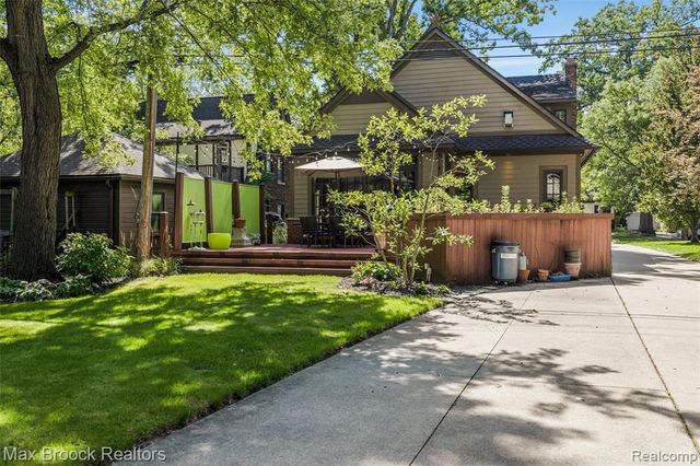 762 W Oakridge Street, Ferndale, MI 48220