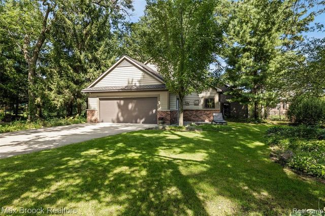 762 W Oakridge Street, Ferndale, MI 48220