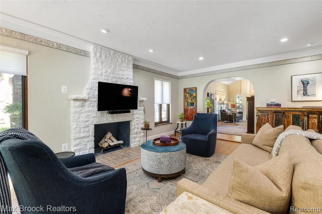 762 W Oakridge Street, Ferndale, MI 48220