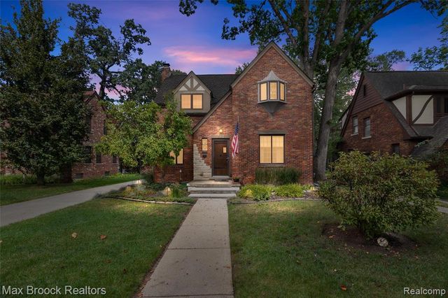 762 W Oakridge Street, Ferndale, MI 48220