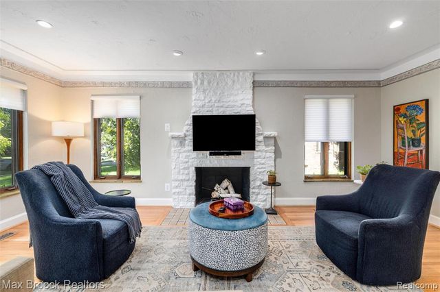 762 W Oakridge Street, Ferndale, MI 48220