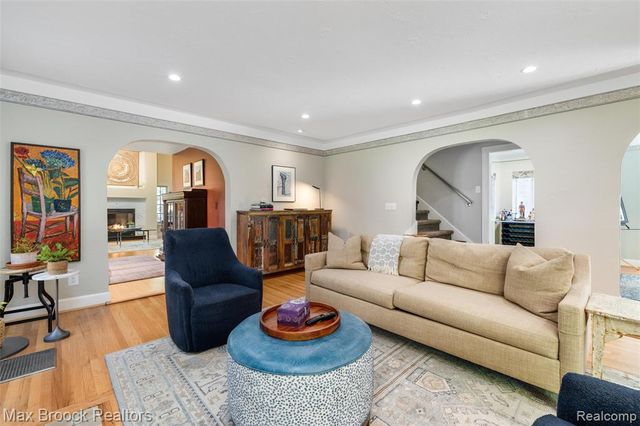 762 W Oakridge Street, Ferndale, MI 48220