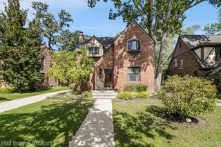 762 W Oakridge Street, Ferndale, MI 48220