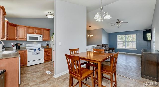 381 Gardenia Drive, Troy, MO 63379