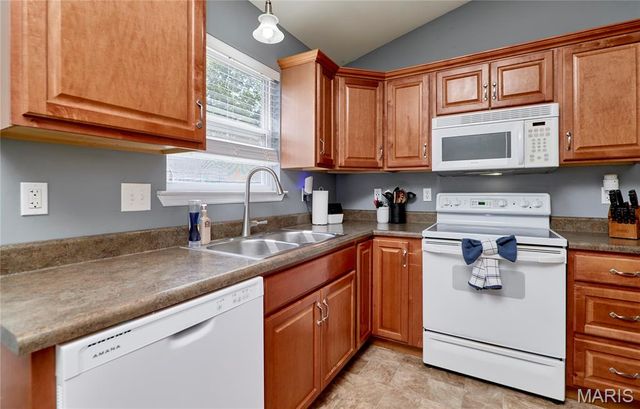 381 Gardenia Drive, Troy, MO 63379