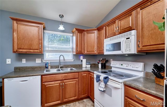 381 Gardenia Drive, Troy, MO 63379