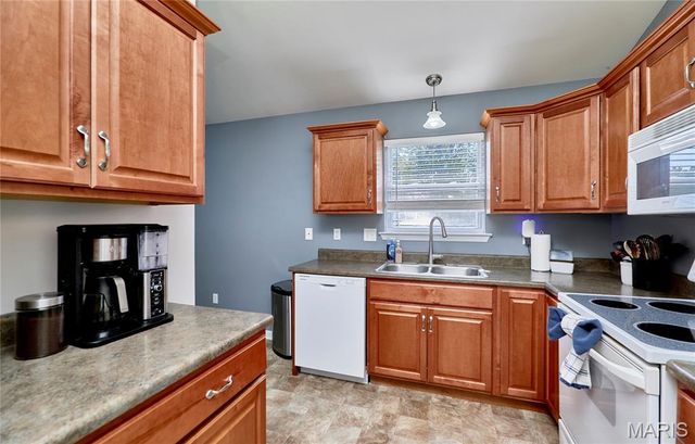 381 Gardenia Drive, Troy, MO 63379
