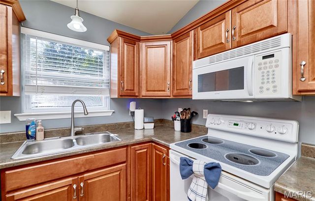 381 Gardenia Drive, Troy, MO 63379