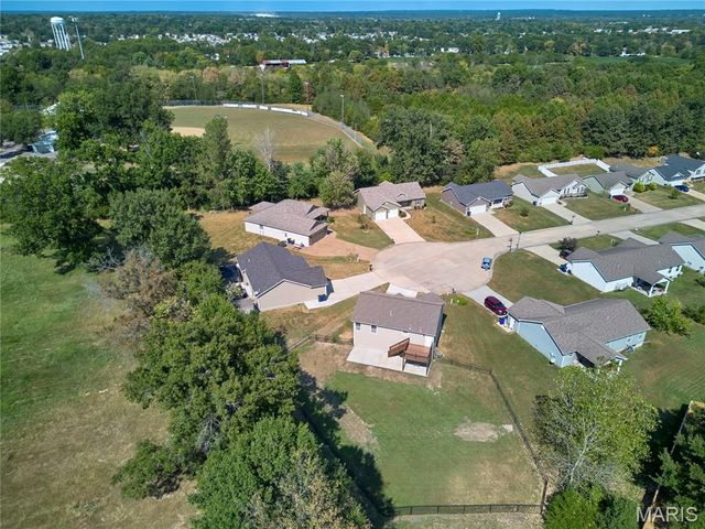 381 Gardenia Drive, Troy, MO 63379