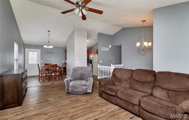381 Gardenia Drive, Troy, MO 63379