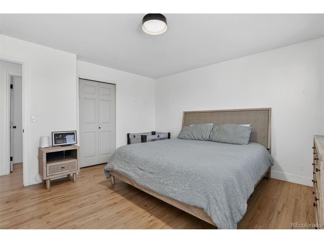 690 S Newark Ct, Aurora, CO 80012