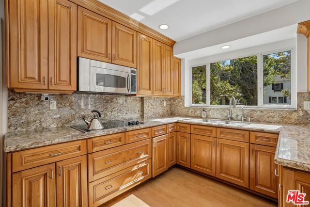 10575 Lindbrook Drive, Los Angeles, CA 90024