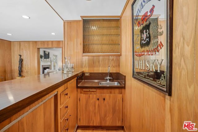 10575 Lindbrook Drive, Los Angeles, CA 90024